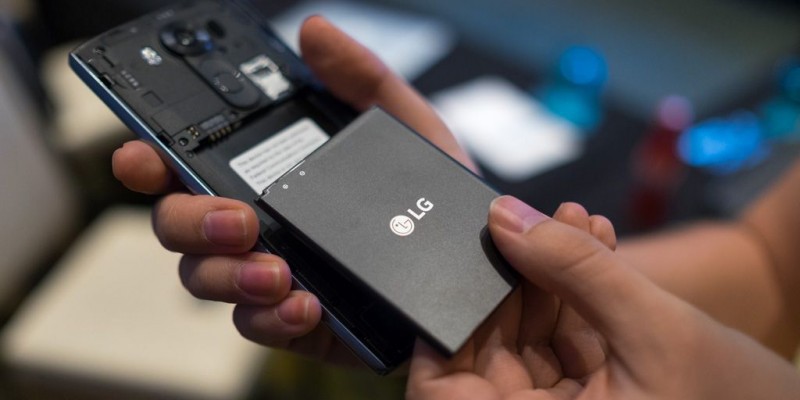 Ищем смартфоны со съёмной батареей в 2020: они ещё существуют?