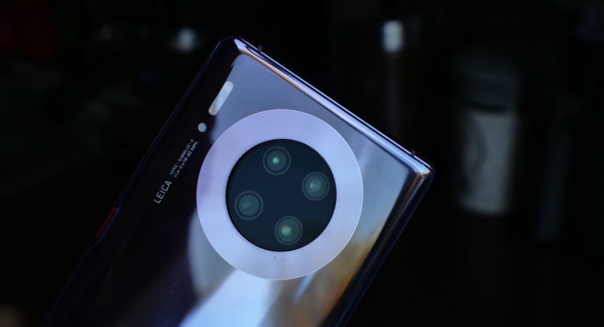 Рендеры Huawei Mate 40 Pro демонстрируют экран-водопад и дополнительную камеру 